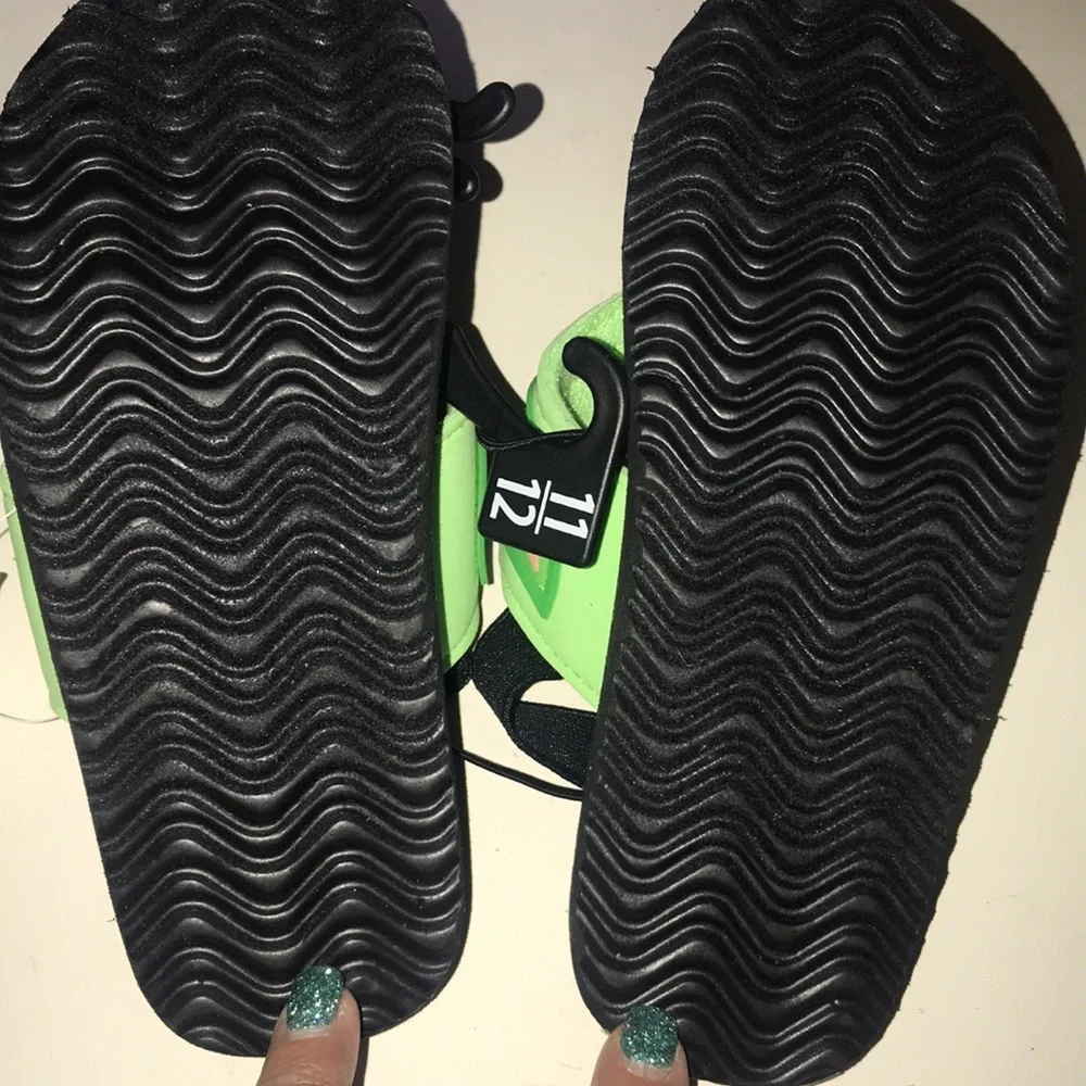 NWT Star Wars The Child (Grogu) Kids Sandals